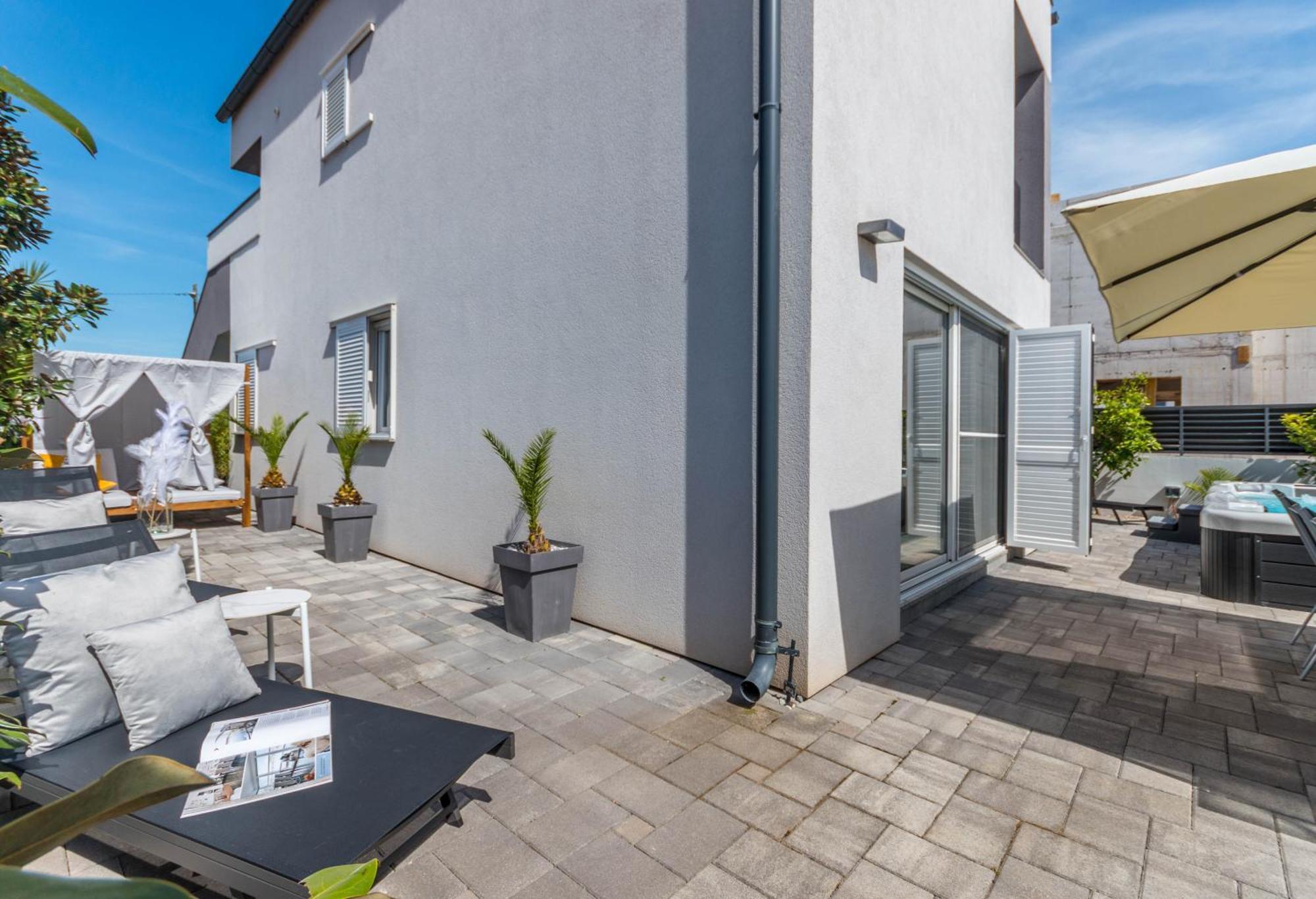 House With Pool Ledenko Appartement Biograd Na Moru Buitenkant foto